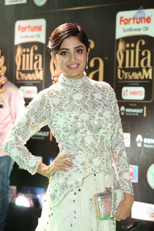 Poonam Kaur at IIFA 2017 - 17 / 35 photos