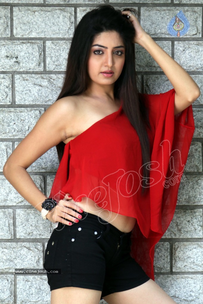Poonam Kaur New Hot Stills - 39 / 44 photos