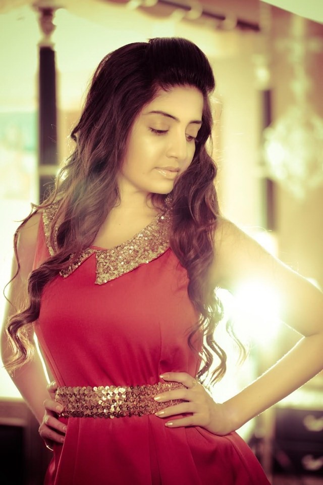 Poonam Kaur New Images - 16 / 24 photos