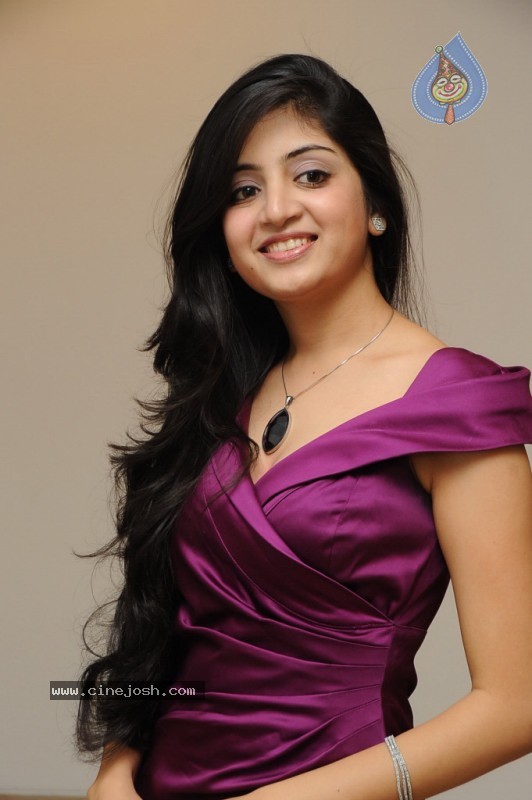 Poonam Kaur New Photo Stills - 11 / 59 photos