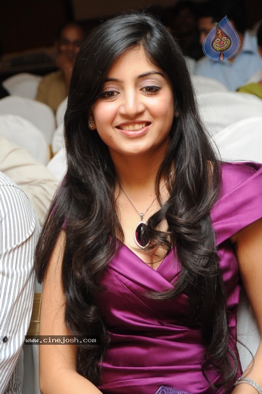 Poonam Kaur New Photo Stills - 38 / 59 photos