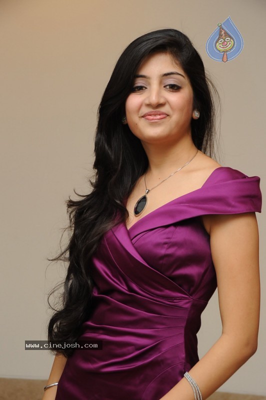 Poonam Kaur New Photo Stills - 43 / 59 photos