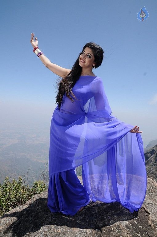 Poonam Kaur New Photos - 12 / 14 photos