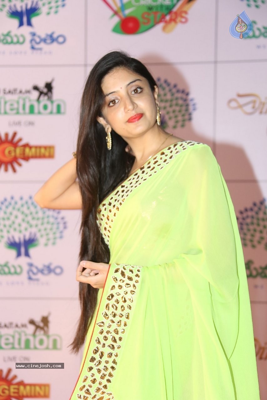 Poonam Kaur New Photos - 5 / 64 photos