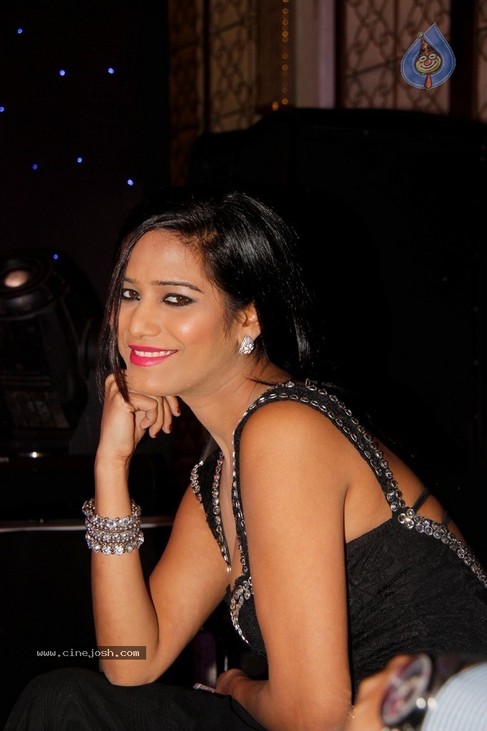 Poonam Pandey Hot Photos - 5 / 26 photos