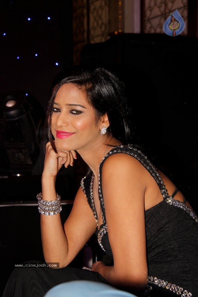 Poonam Pandey Hot Photos - 25 / 26 photos