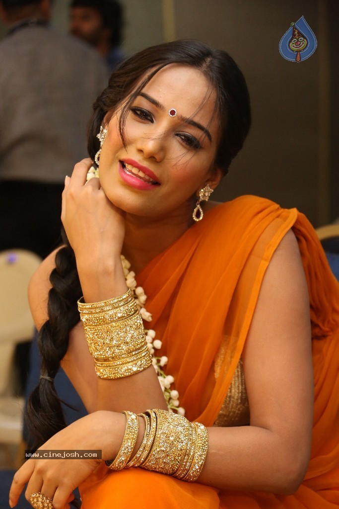 Poonam Pandey Latest Gallery - 14 / 195 photos