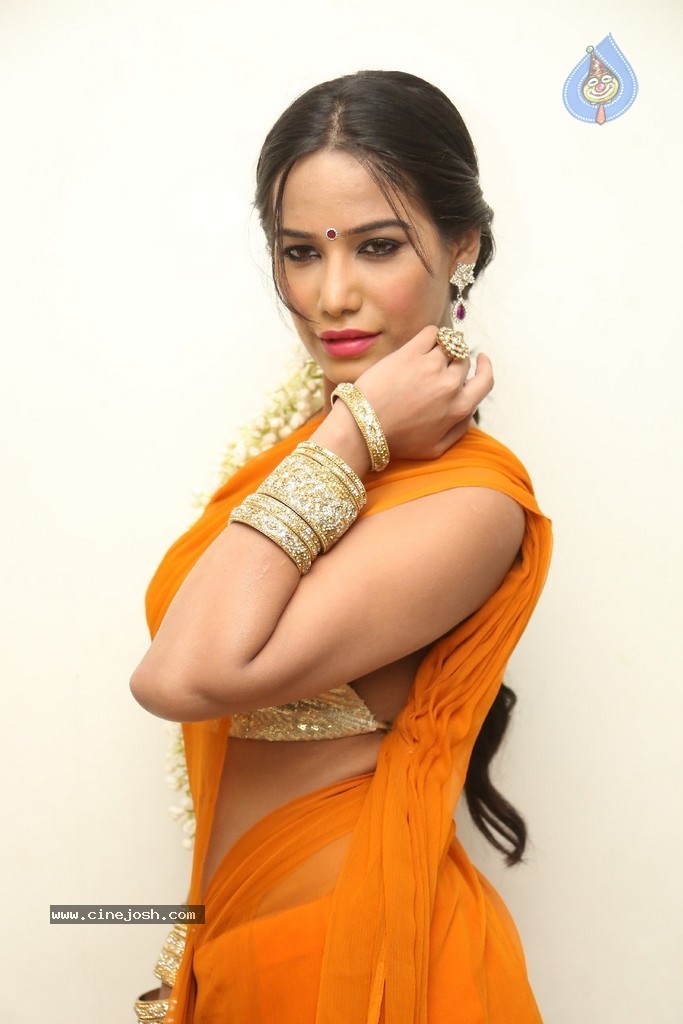 Poonam Pandey Latest Gallery - 16 / 195 photos