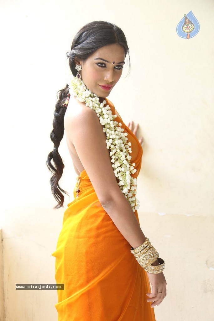 Poonam Pandey Latest Gallery - 64 / 195 photos