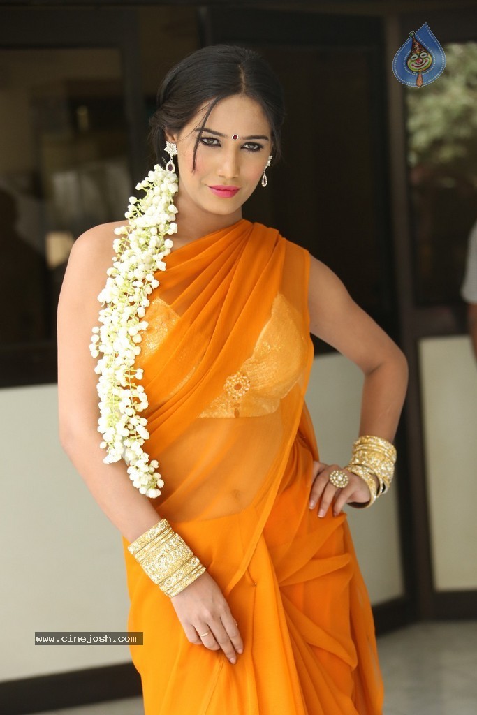 Poonam Pandey Latest Gallery - 68 / 195 photos