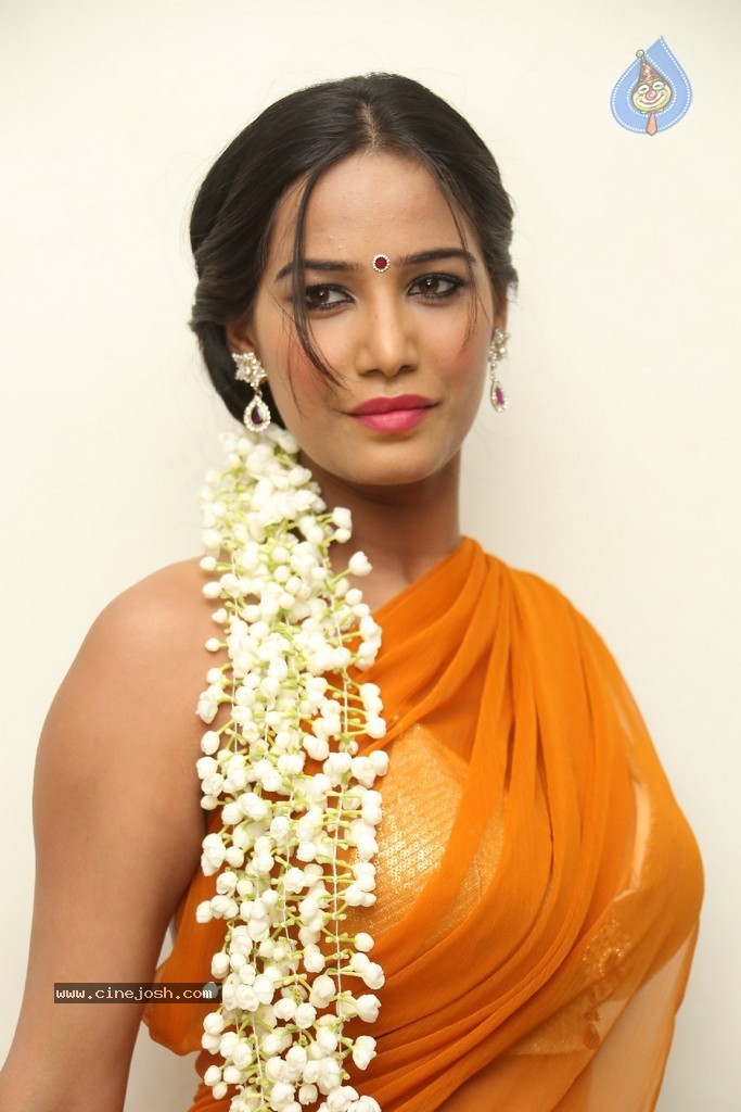 Poonam Pandey Latest Gallery - 122 / 195 photos