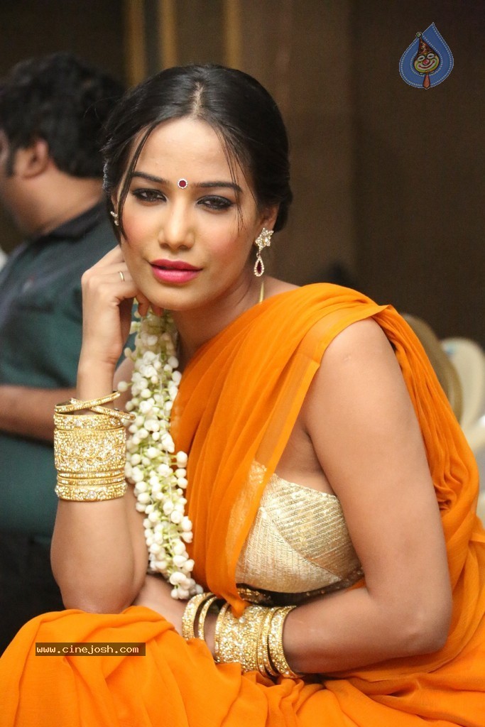 Poonam Pandey Latest Gallery - 193 / 195 photos
