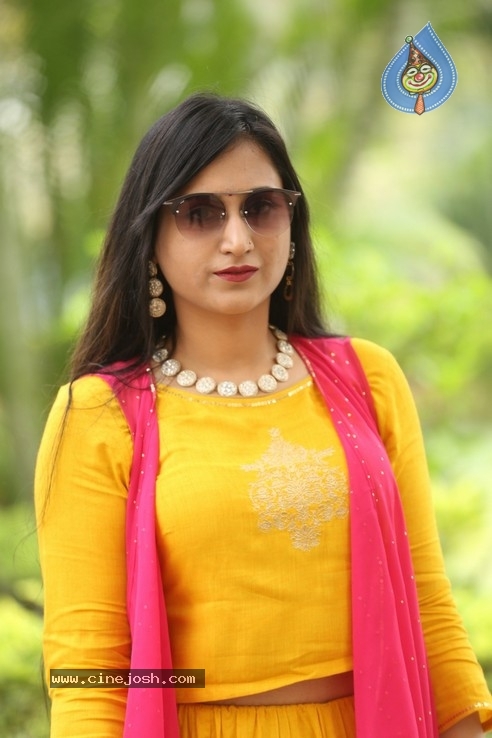 Poonam Sharma Stills - 33 / 33 photos