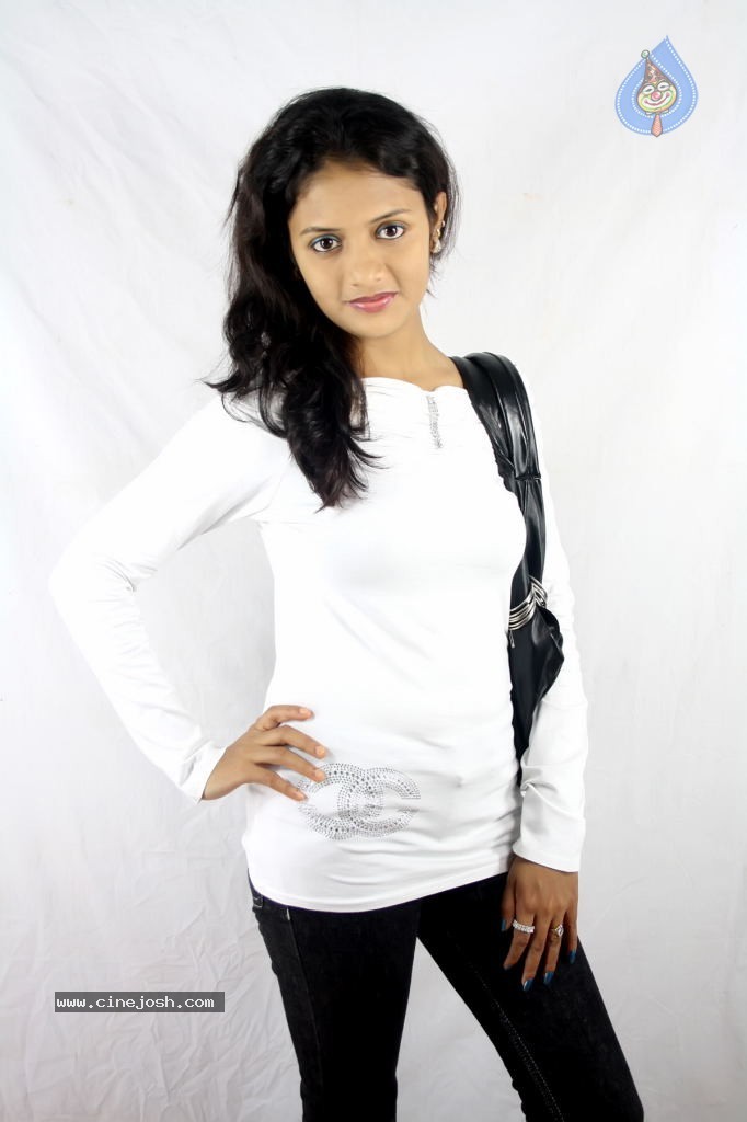 Poonam Talandi Stills - 13 / 22 photos