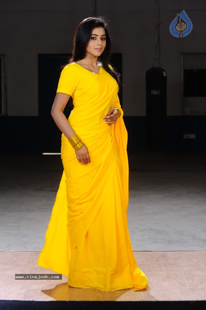 Poorna Hot Gallery - 10 / 71 photos
