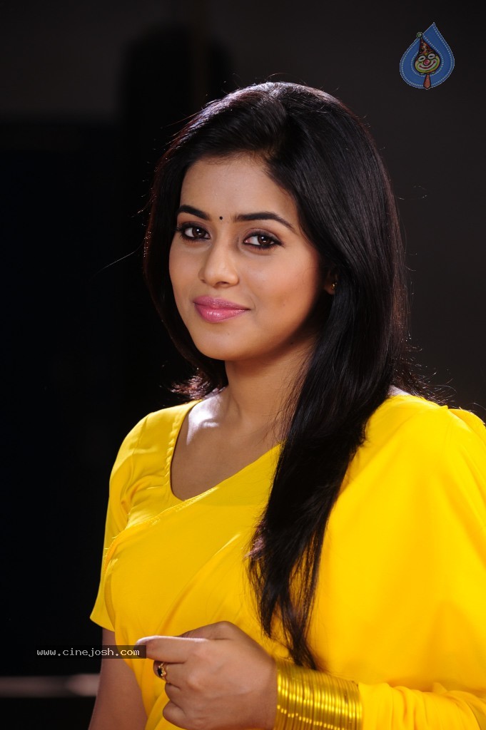 Poorna Hot Gallery - 42 / 71 photos