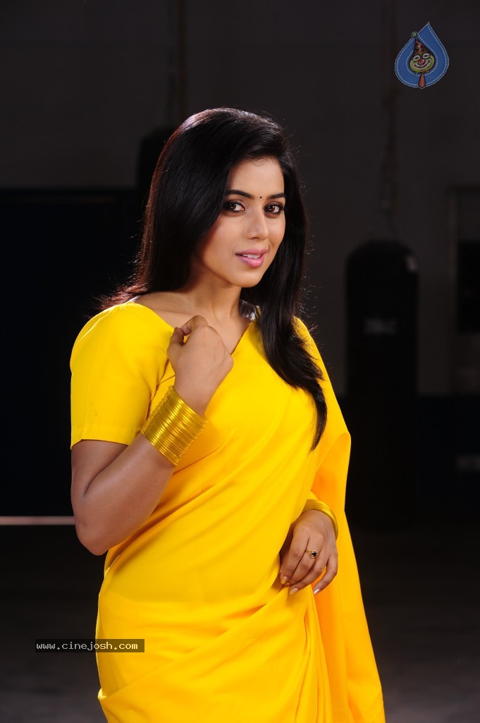 Poorna Hot Gallery - 43 / 71 photos