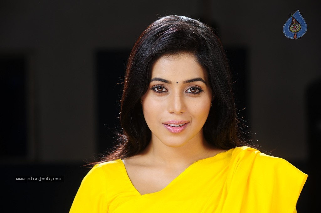 Poorna Hot Gallery - 69 / 71 photos