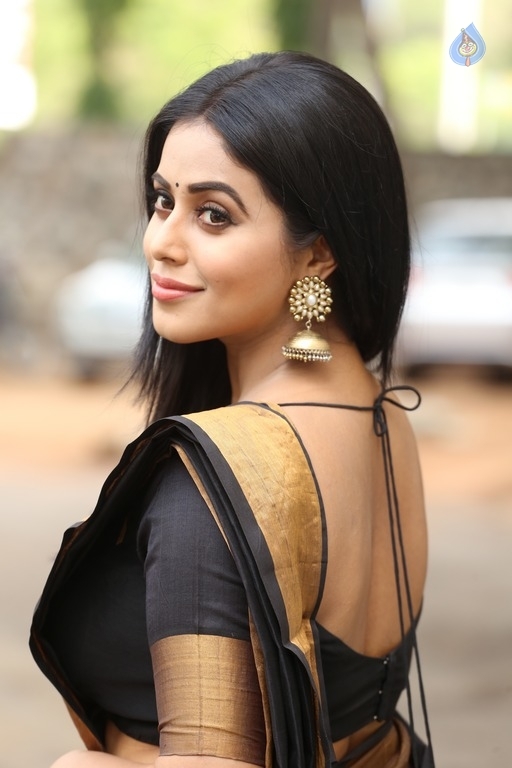 Poorna Latest Gallery - 16 / 21 photos
