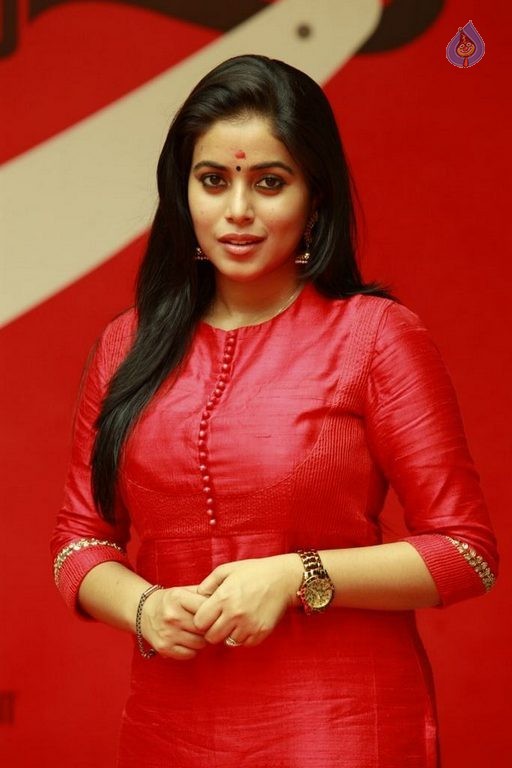 Poorna Latest Photos - 6 / 21 photos