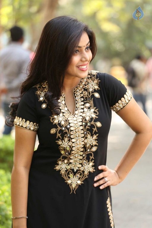 Poorna Latest Photos - 14 / 42 photos
