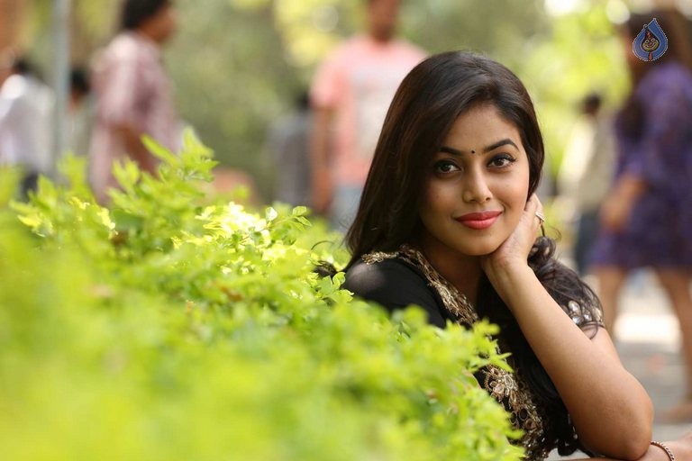 Poorna Latest Photos - 26 / 42 photos