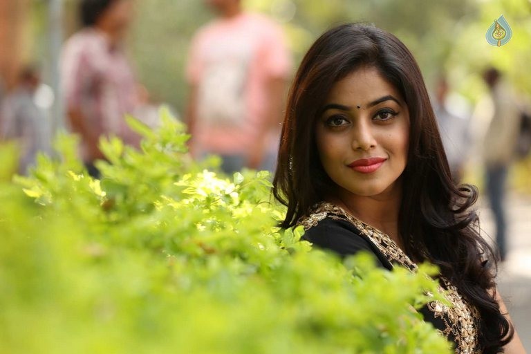 Poorna Latest Photos - 37 / 42 photos