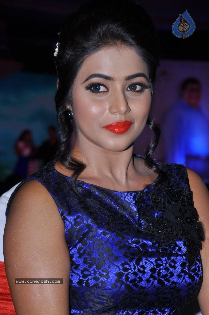 Poorna Latest Pics  - 36 / 92 photos