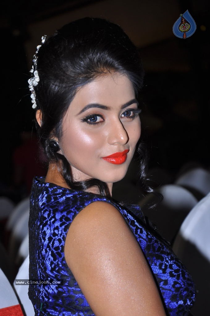 Poorna Latest Pics  - 50 / 92 photos