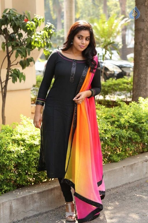 Poorna Latest Pics - 28 / 41 photos