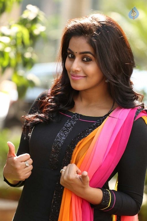 Poorna Latest Pics - 31 / 41 photos