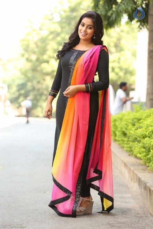 Poorna Latest Pics - 41 / 41 photos