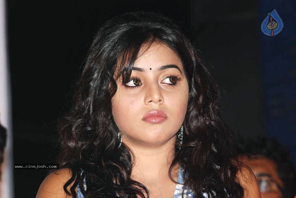 Poorna Latest Stills - 1 / 27 photos