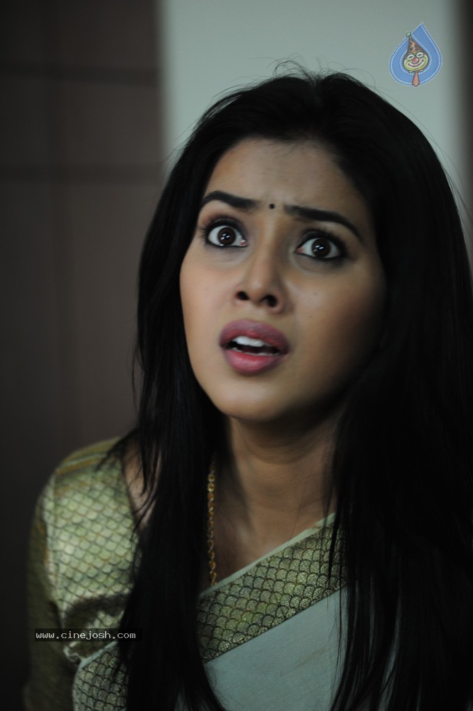 Poorna New Gallery - 36 / 58 photos
