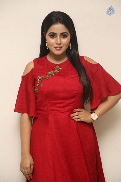 Poorna New Photos - 6 / 41 photos