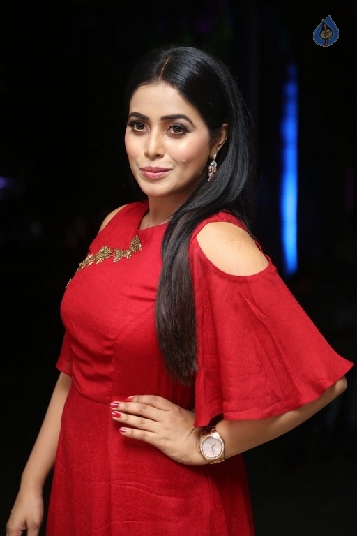 Poorna New Photos - 8 / 41 photos