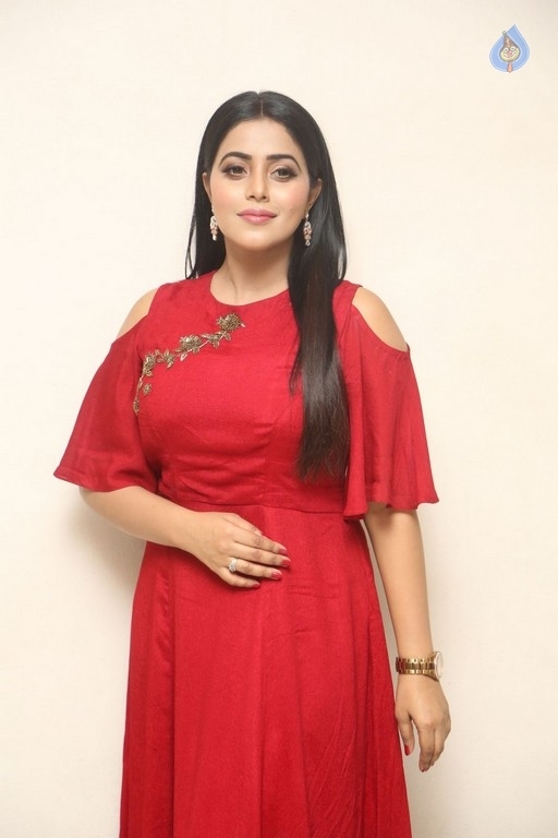 Poorna New Photos - 12 / 41 photos