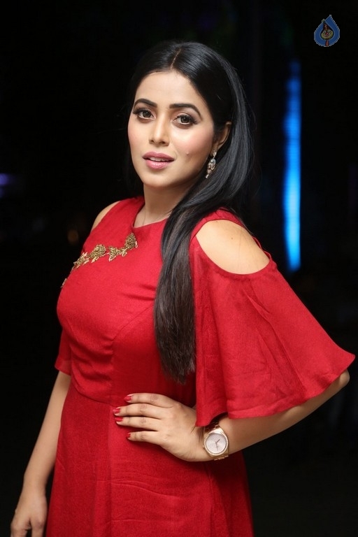 Poorna New Photos - 16 / 41 photos