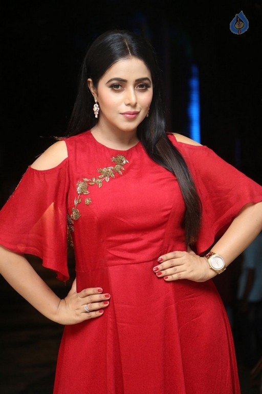 Poorna New Photos - 36 / 41 photos