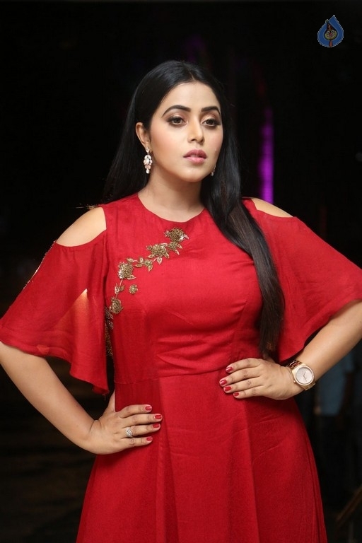 Poorna New Photos - 39 / 41 photos
