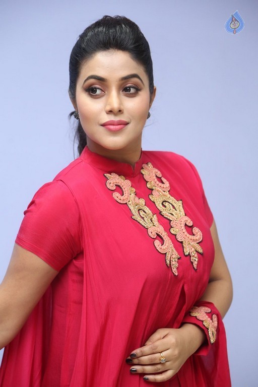 Poorna New Pics - 35 / 53 photos