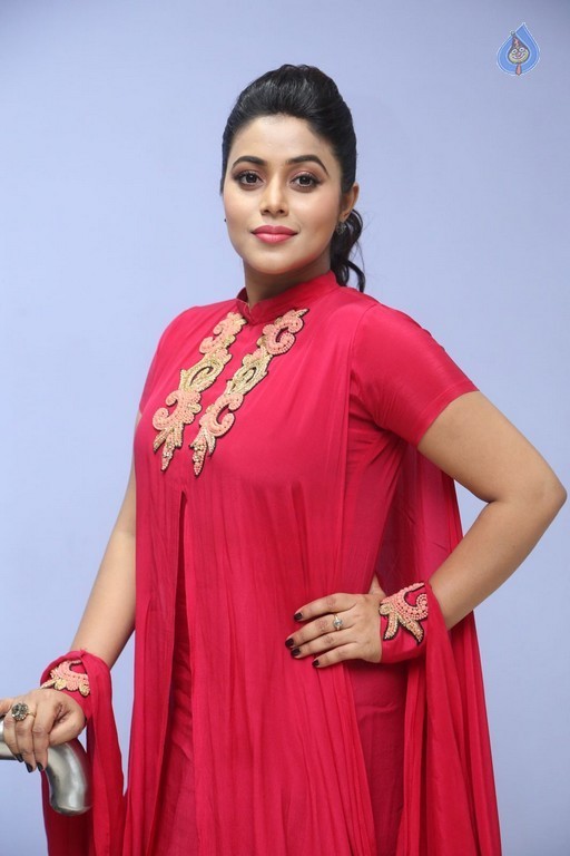 Poorna New Pics - 45 / 53 photos
