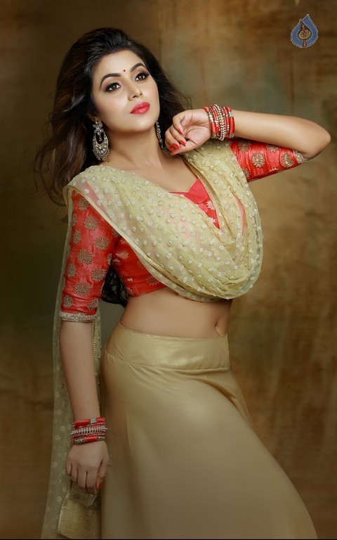Poorna Photoshoot Photos - 9 / 21 photos