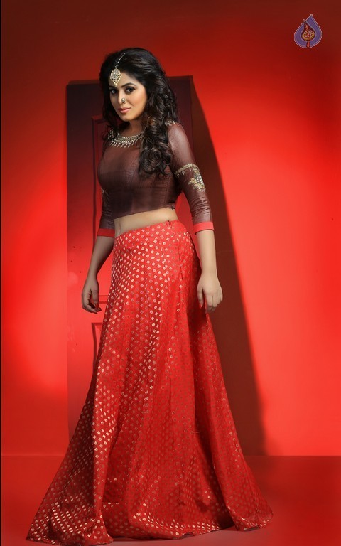 Poorna Photoshoot Photos - 12 / 21 photos