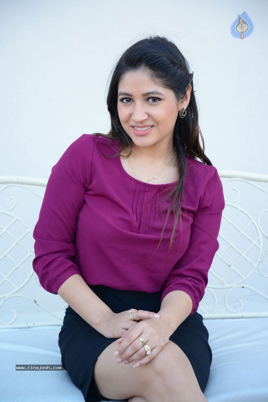 Prabhajeet Kaur New Stills - 18 / 60 photos