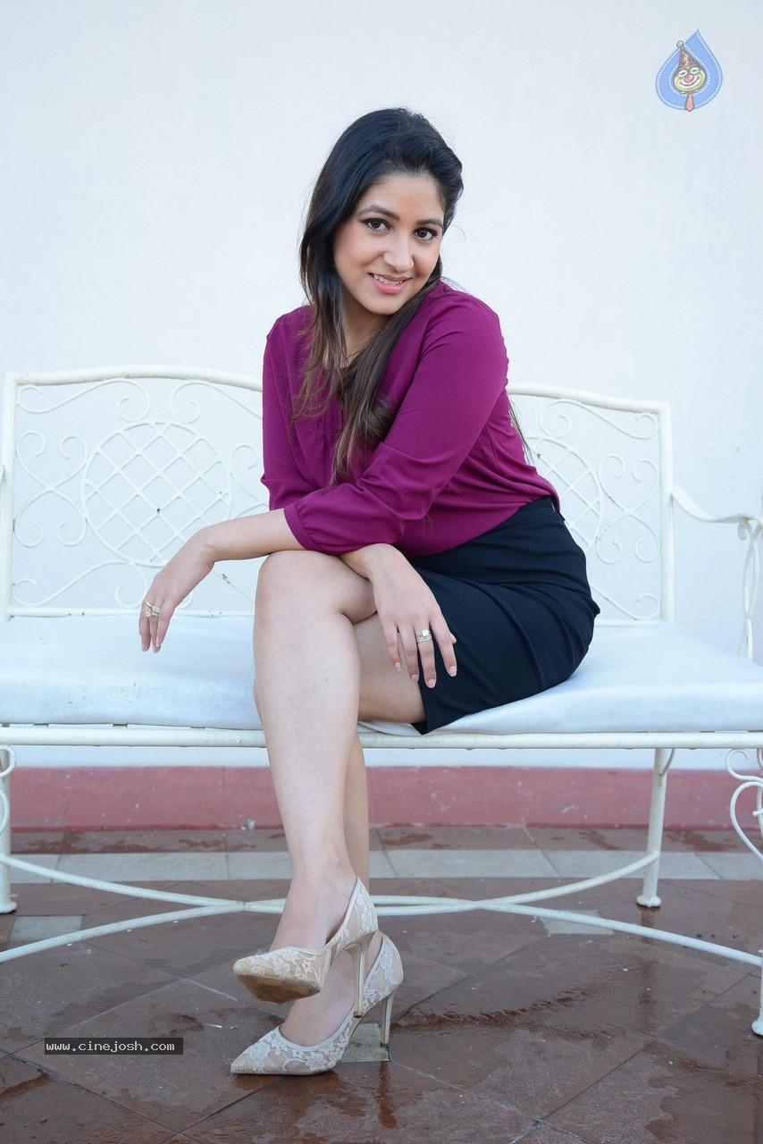 Prabhajeet Kaur New Stills - 25 / 60 photos