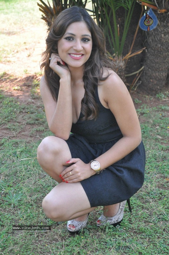 Prabhjeet Kaur Stills - 15 / 45 photos