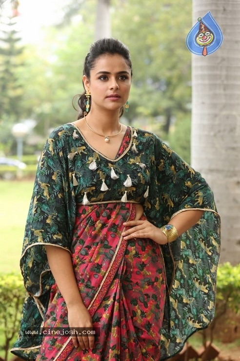 Prachi Tehlan Stills - 12 / 35 photos