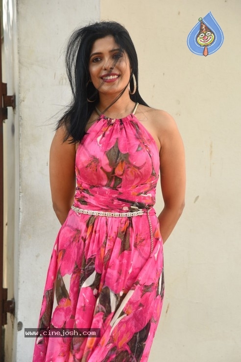 Pragathi Photos - 2 / 16 photos