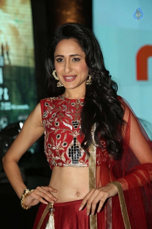 Pragya Jaiswal New Images - 40 / 51 photos